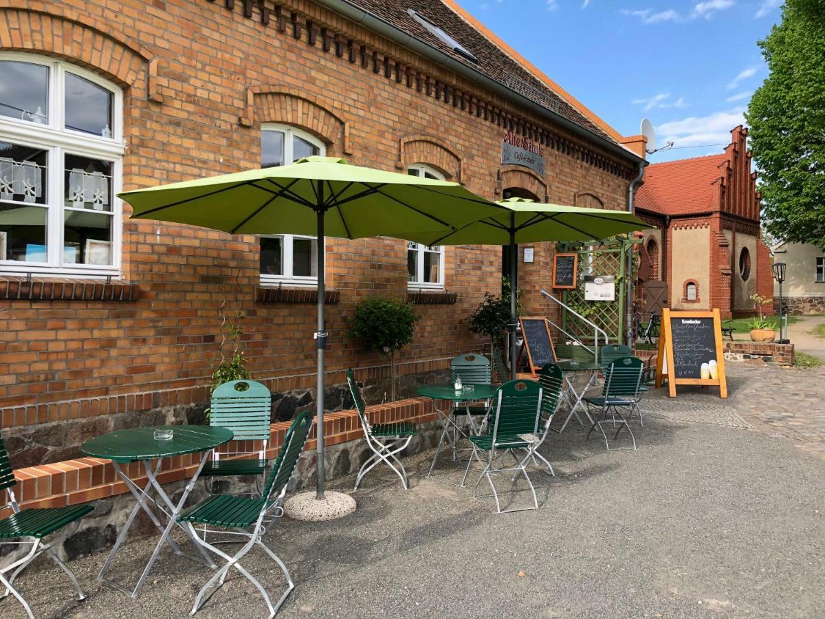 Alte Schule Cafe Und Pension Drehna Exterior photo